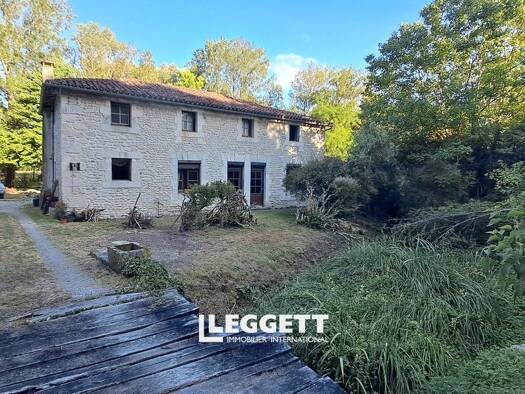 Propriété à vendre 299 600 € 200 m² Gurat 16320