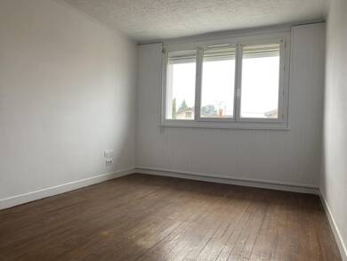 Appartement à louer 530 € 2 pièces 1 chambre 37 m² Dernier étage, Étage 2/2 Pomponne Montauban 82000