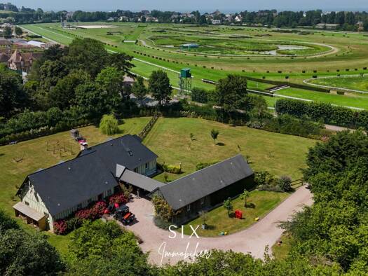 Maison à vendre 2 490 000 € 6 pièces 4 chambres 200 m² 5 000 m² de terrain Deauville 14800