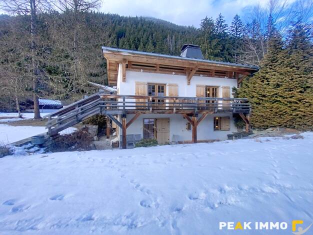 Chalet à vendre 2 350 000 € 7 pièces 5 chambres 187,8 m² 875 m² de terrain Chamonix-Mont-Blanc 74400