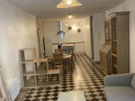 Appartement à louer 630 € 2 pièces 1 chambre 59,3 m² 1er étage Bagnols-sur-Cèze 30200