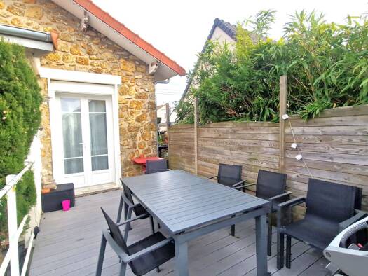 Maison à vendre - Première occupation 359 000 € 5 pièces 3 chambres 98 m² 235 m² de terrain Poirier-Marlé Morangis 91420