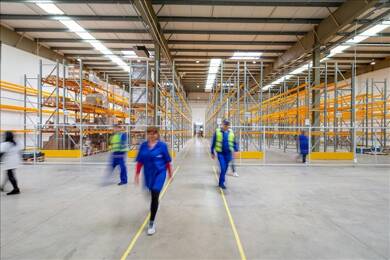 Local commercial à louer 4 500 € 450 m² de surface de vente Bordeaux 33300