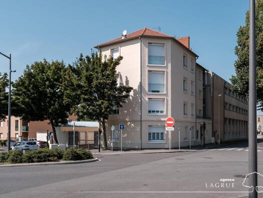 Appartement à louer 375 € 1 pièce 22,7 m² Étage 3/3 Deniere les Romains Vichy 03200