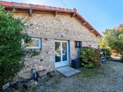 Maison de plain-pied à vendre 199 500 € 5 pièces 3 chambres 111 m² 2 730 m² de terrain Saint-Martin-l'Ars 86350