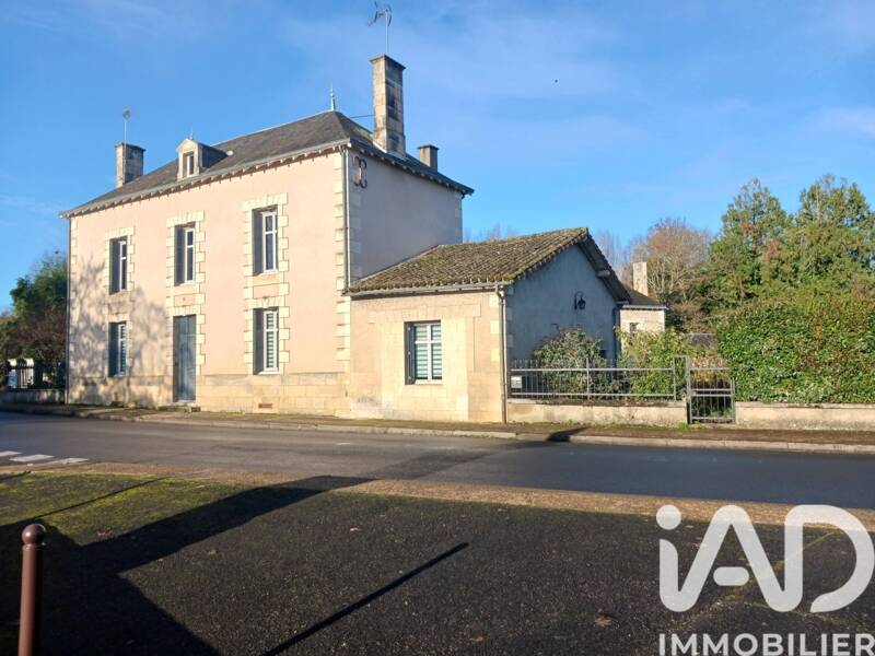 Maison à vendre, 226m², SOMMIERES DU CLAIN