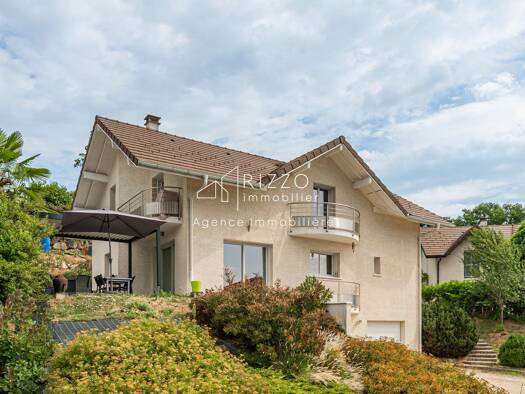 Villa à vendre 945 000 € 5 pièces 4 chambres 152 m² 908 m² de terrain Epagny Metz-Tessy 74330