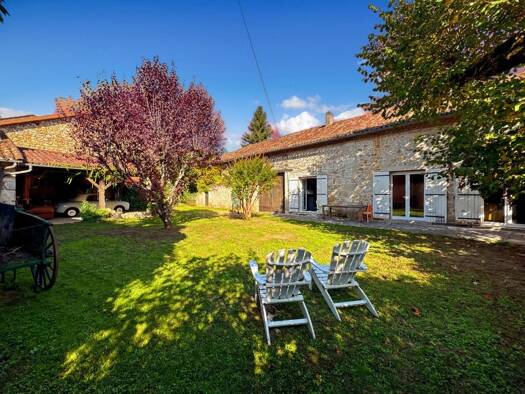 Ferme à vendre 219 300 € 4 pièces 3 chambres 90 m² 1 336 m² de terrain Antonne-et-Trigonant 24420