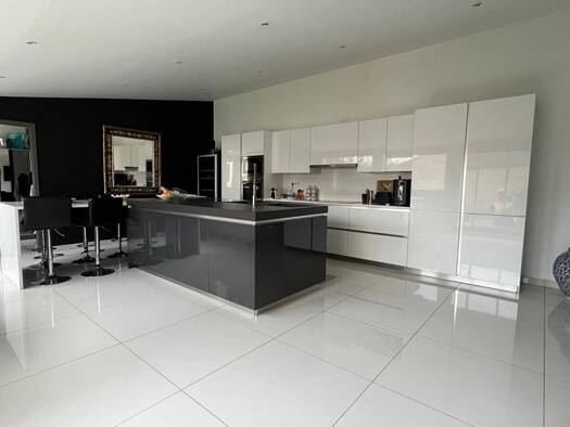 Maison de ville à vendre 880 000 € 9 pièces 5 chambres 350 m² 640 m² de terrain Jardins Compiègne 60200