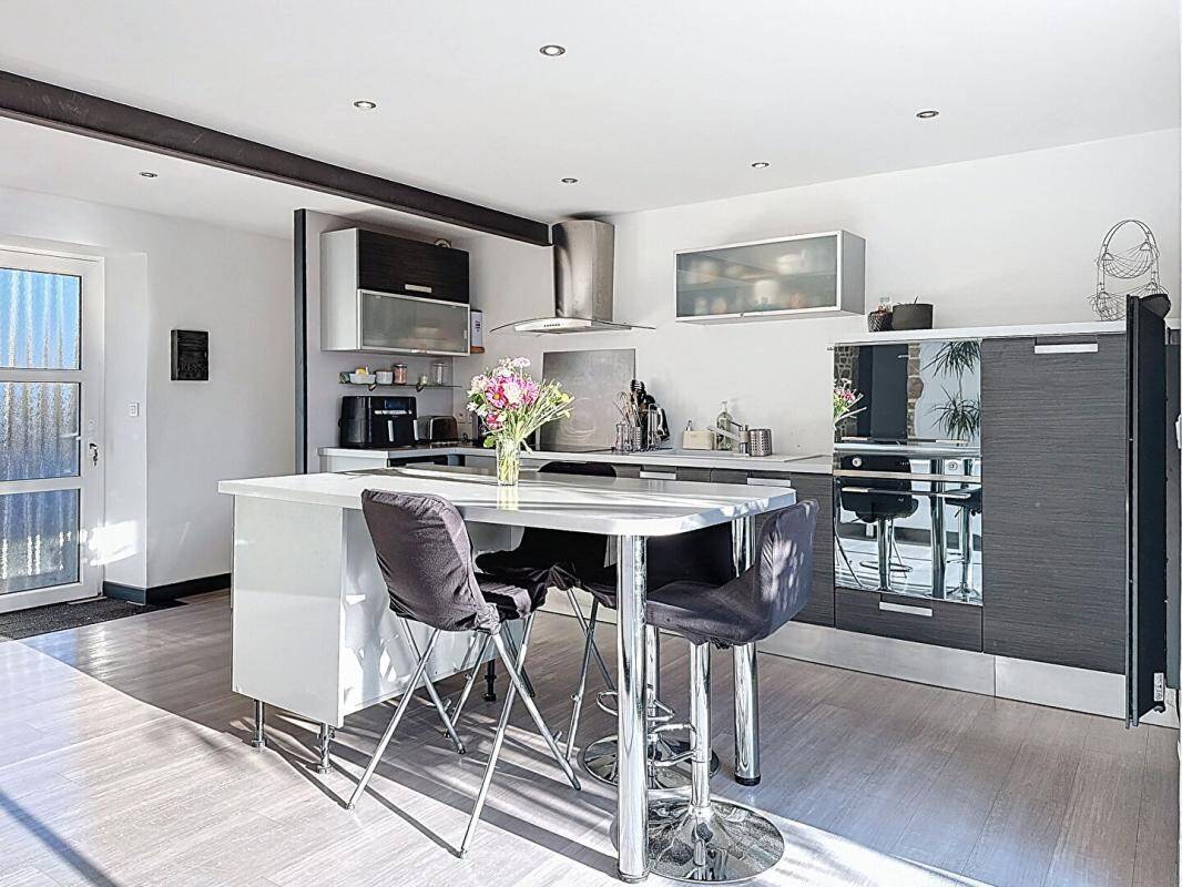 Maison à vendre, 105m², SURZUR