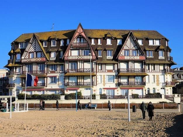 Appartement à vendre 880 000 € 5 pièces 3 chambres 100,8 m² Étage 3/4 Trouville-sur-Mer 14360