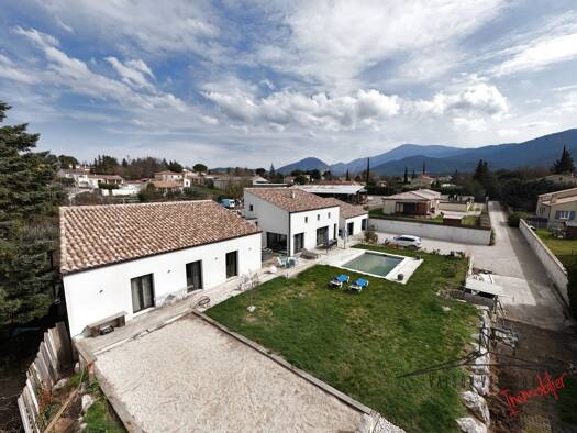 Maison de plain-pied à vendre 525 000 € 6 pièces 4 chambres 180 m² 1 600 m² de terrain Malaucène 84340