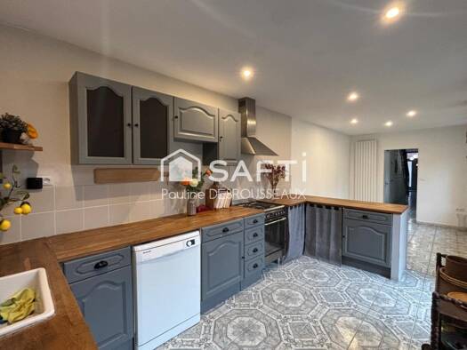 Maison à vendre 149 500 € 8 pièces 4 chambres 215 m² 395 m² de terrain Sud Caudry 59540