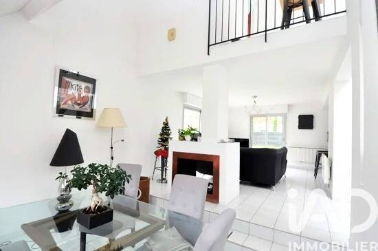 Maison à vendre, 164m², SAINT MAURICE MONTCOURONNE