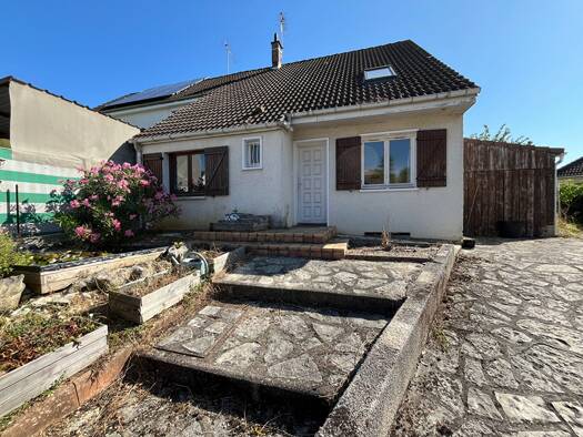 Maison à vendre 140 500 € 5 pièces 4 chambres 103 m² 387 m² de terrain Val d'Auron Bourges 18000