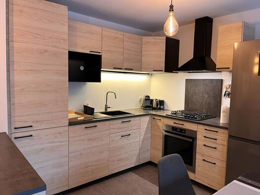 Appartement à louer 858 € 2 pièces 1 chambre 42 m² RDC/3 Centre Ouest Saint-Pierre-en-Faucigny 74800