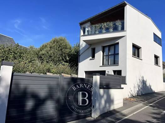 Maison à vendre - Première occupation 1 150 000 € 5 pièces 3 chambres 170 m² Donville-les-Bains 50350