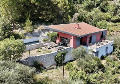 Villa à vendre 695 000 € 6 pièces 4 chambres 222 m² 1 053 m² de terrain Coaraze 06390
