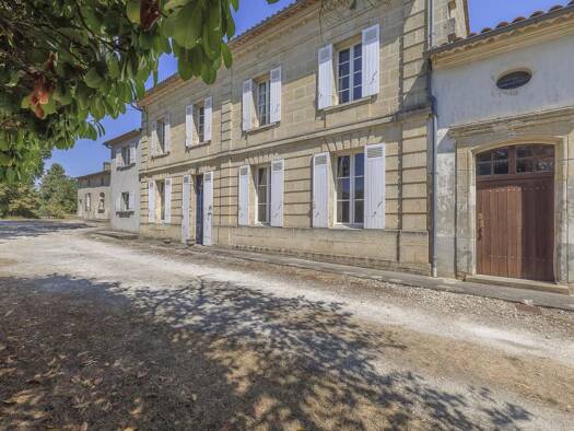 Maison à vendre 475 000 € 7 pièces 5 chambres 239 m² 2 200 m² de terrain Gauriaguet 33240