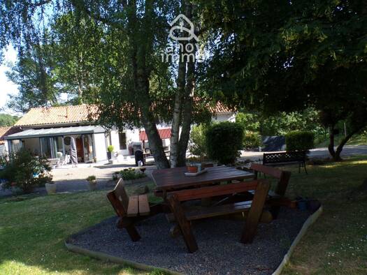 Maison à vendre 203 000 € 7 pièces 3 chambres 106 m² 3 400 m² de terrain Brigueuil 16420