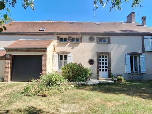 Maison à vendre 178 800 € 7 pièces 4 chambres 147 m² 1 585 m² de terrain Gy-les-Nonains 45220