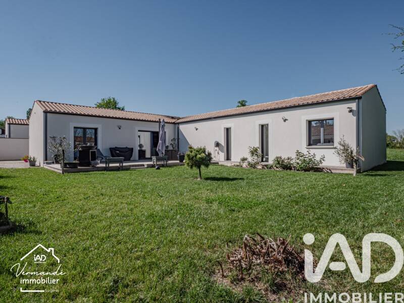 Maison à vendre, 138m², SURGERES
