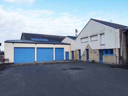 Local d'activités à vendre 159 000 € 656 m² d'espace de stockage Bonabry-Gare Fougeres 35300