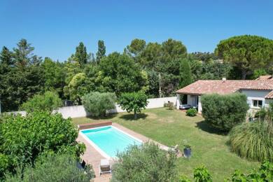 Maison de plain-pied à vendre 469 000 € 5 pièces 3 chambres 100 m² 1 276 m² de terrain Nord Uzès 30700