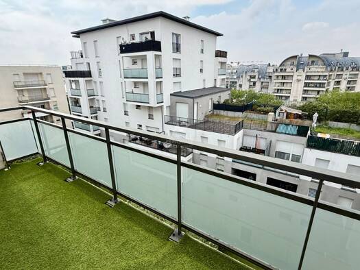 Appartement à vendre 184 000 € 2 pièces 1 chambre 46,39 m² Étage 5/5 Le Point du Jour-Centre Gare Cergy 95800
