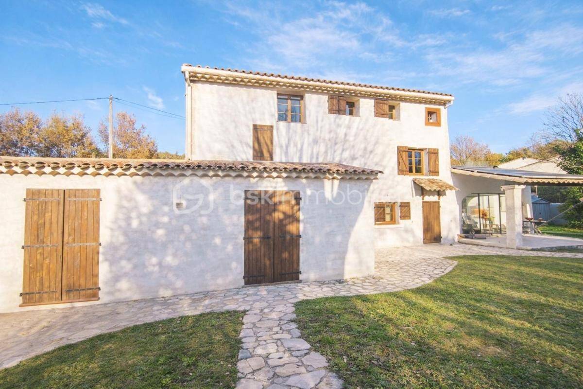 Maison à vendre, 215m², VILLECROZE