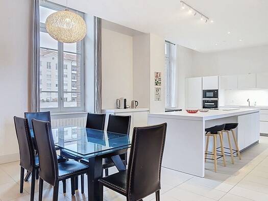 Appartement à louer 3 000 € 5 pièces 5 chambres 179,4 m² 3ème étage Fourvière-Saint Just Lyon 5ème arrondissement 69005