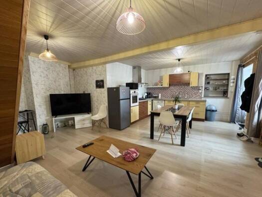 Appartement à louer 600 € 1 pièce 45 m² Anglade 33390