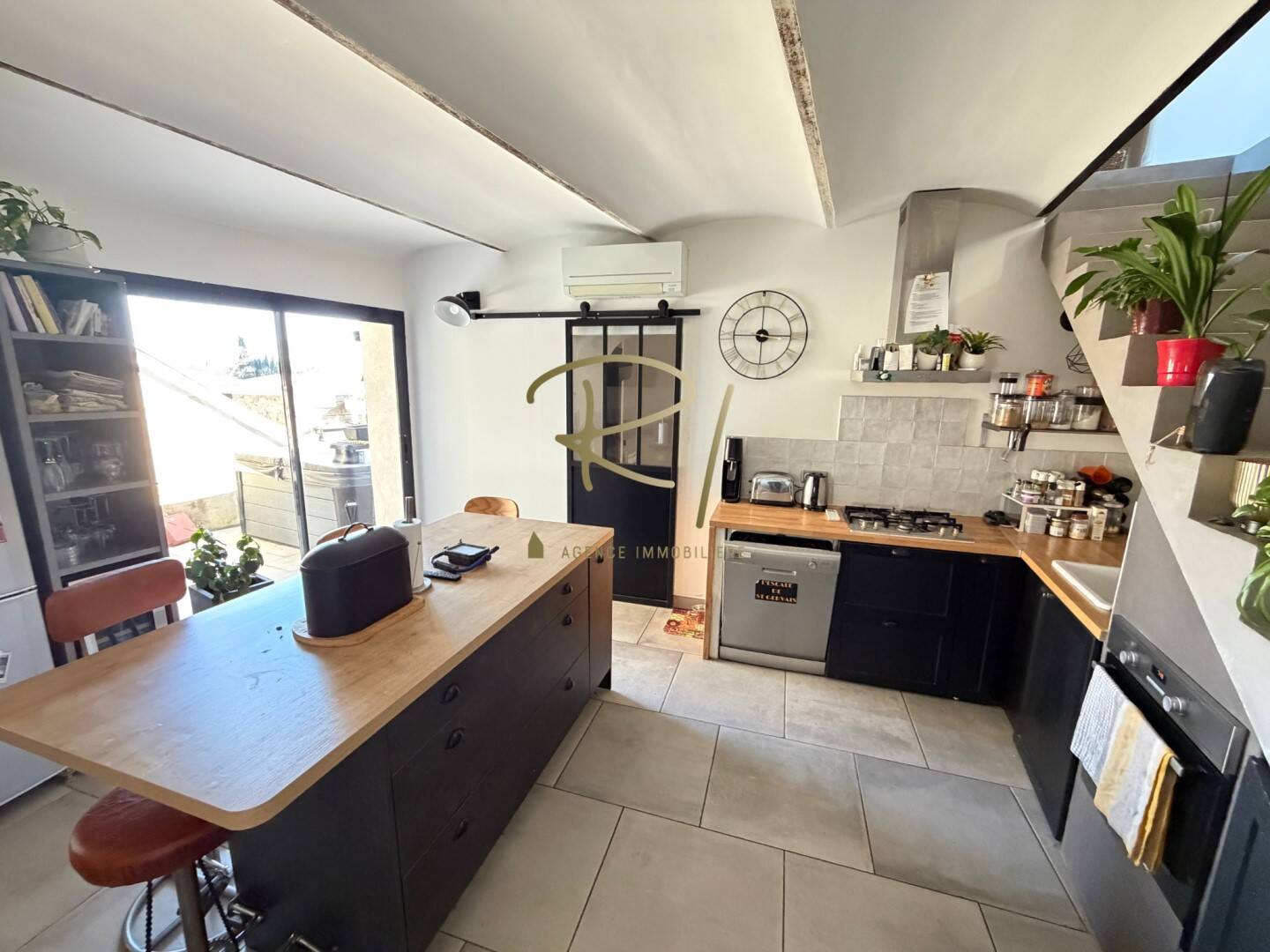 Maison à vendre, 136m², SAINT SAUVEUR DE CRUZIERES