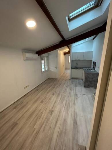 Appartement à louer 470 € 1 pièce 32 m² 1er étage dès le 13/09/2025 Villars-les-Dombes 01330