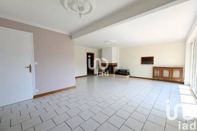 Appartement à vendre 165 000 € 5 pièces 2 chambres 121 m² Étage 1/5 Nord Ouest Lens 62300