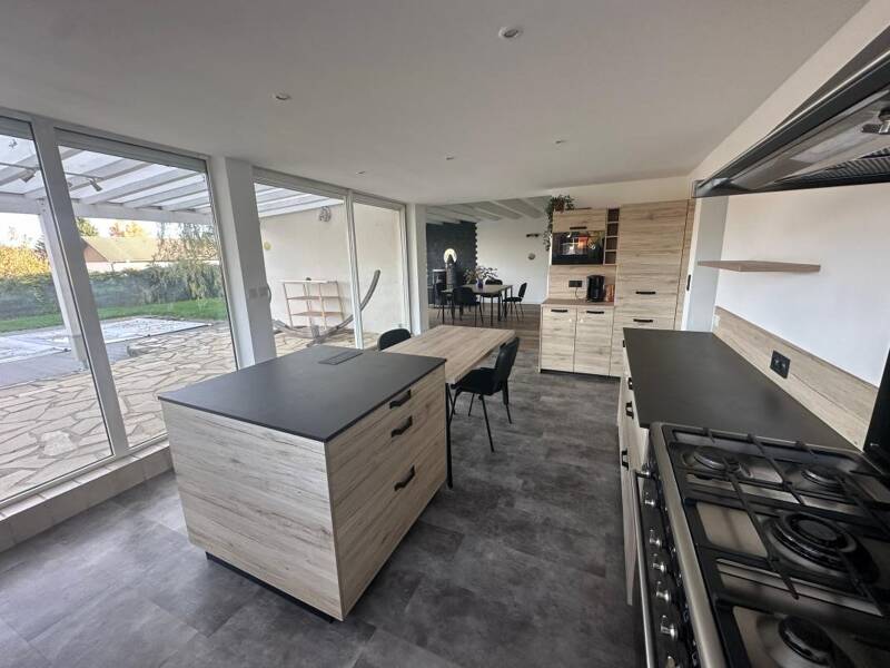 Maison à vendre, 240m², INJOUX GENISSIAT