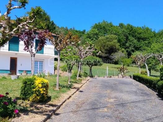 Maison à vendre 237 000 € 8 pièces 5 chambres 138 m² Le Fleix 24130