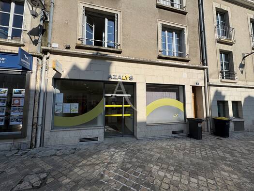 Local commercial à louer 1 470 € 92 m² de surface de vente Centre Ville Blois 41000