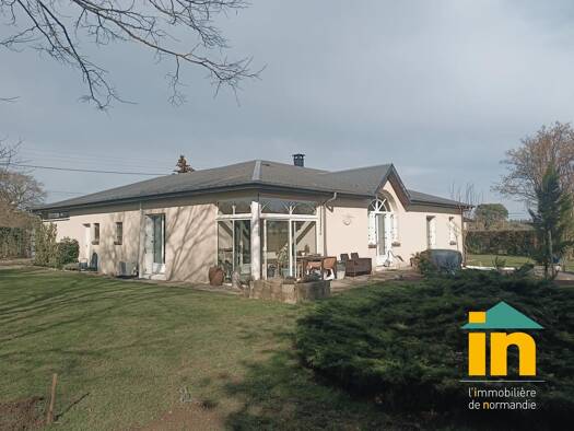 Maison à vendre 270 000 € 5 pièces 3 chambres 163 m² 4 414 m² de terrain Rugles 27250