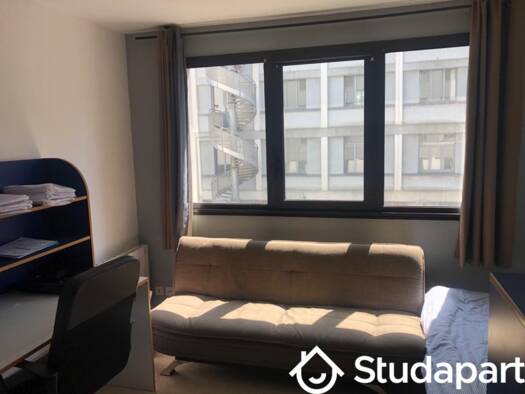 Appartement à louer 420 € 1 pièce 21 m² 2ème étage disponible dès maintenant Centre Brest 29200