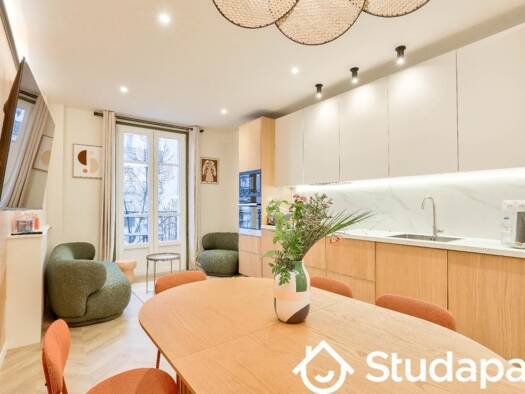 Studio à louer 790 € 1 pièce 2 chambres 9 m² 2ème étage Marceau - République Courbevoie 92400