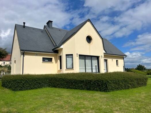 Maison de plain-pied à vendre 318 500 € 4 pièces 3 chambres 101 m² 874 m² de terrain Tessy-Bocage 50420