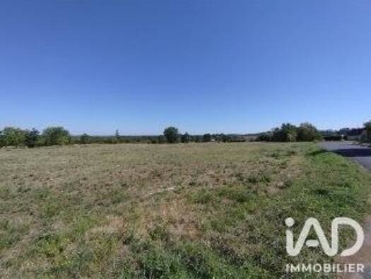 Terrain constructible à vendre 65 000 € 12 007 m² de terrain Gourdon 46300