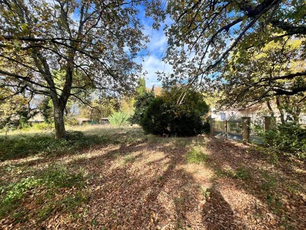 Terrain constructible viabilisé à vendre 110 000 € 1 828 m² de terrain Barjac 30430