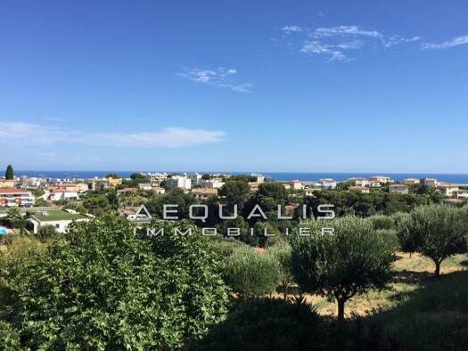 Appartement à louer 950 € 2 pièces 1 chambre 36,2 m² RDC Le Grimond-Plateaux Fleuris-Valliere Saint-Laurent-du-Var 06700