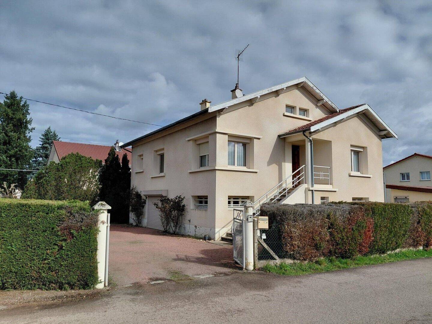 Maison à vendre, 94m², POUILLY SOUS CHARLIEU