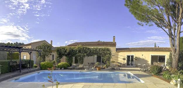 Maison à vendre 985 000 € 9 pièces 6 chambres 290 m² 2 404 m² de terrain Rochefort du Gard 30650