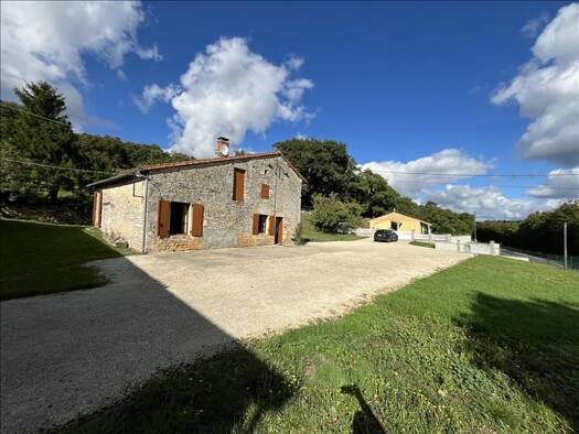 Maison à vendre 93 000 € 2 pièces 1 chambre 56 m² 11 062 m² de terrain Taize Aizie 16700