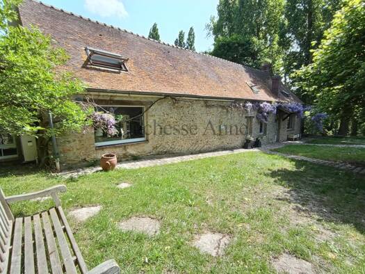 Maison à louer 1 580 € 5 pièces 3 chambres 112 m² 700 m² de terrain Montfort-l'Amaury 78490