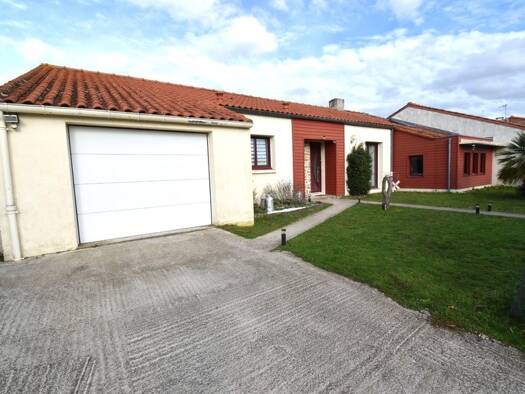 Maison de plain-pied à vendre 319 900 € 6 pièces 5 chambres 121 m² 630 m² de terrain Campagne La Chevrolière 44118